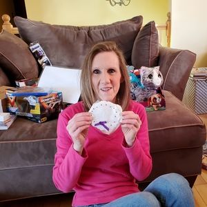 Meet your Posher, Loralee